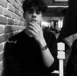 ➿ c0c6a58e @Lash_gif pessoa, preto e branco, retrato, jovem, menino, relógio telegram sticker