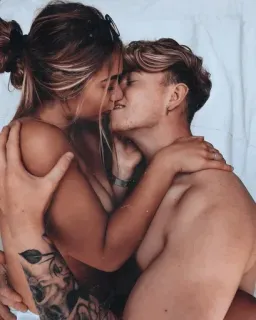 😻 6cef3dc7 любовь, пара, поцелуй, нежность, романтика telegram sticker