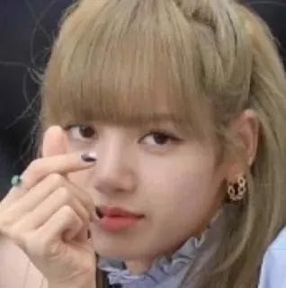 💗 8ebe35ac Lisa kpop, chanteur, célébrité, coeur avec les doigts, femme, idole, portrait telegram sticker