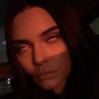 🙄 7e214de9 женщина, глаза, портрет, красный свет, женский, темный, жуткий telegram sticker