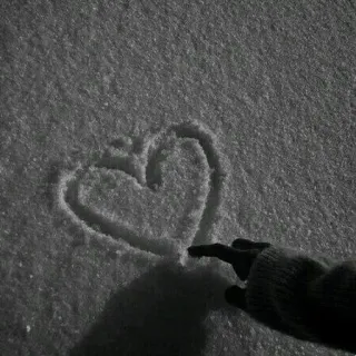 💗 a528618d сердце, снег, палец, любовь, зима, рисунок, искусство, рука telegram sticker