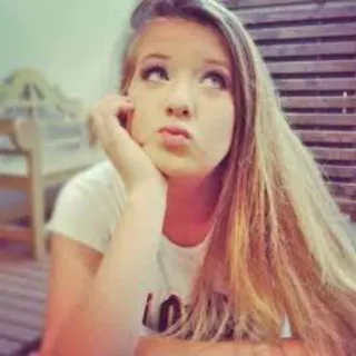 🙄 306a33ec LOVE girl, love, cute, selfie, teenager telegram sticker