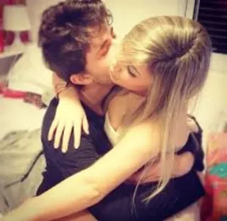 ❤️ 337ca678 couple, kiss, love, romance, affection telegram sticker