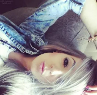 😑 acfefa67 woman, portrait, girl, selfie, beauty, female telegram sticker