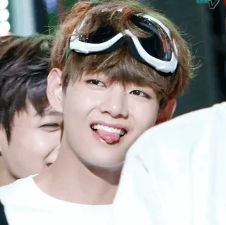 😜 0ad68088 V 韩流, BTS, 偶像, 韩国, 歌手, 金泰亨 whatsapp sticker