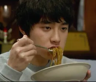 😑 b1994c0f 吃, 面条, 人, 食物, 亚洲, 餐 whatsapp sticker