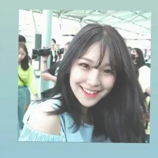 😃 741c30ce 여자, 미소, 사람, 인물사진, 젊은 성인, 행복한 telegram sticker