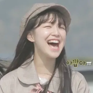 🤣 b4460595 아깝다ㅜㅜ 여자, 웃는, 모자, 소녀, 행복한 telegram sticker