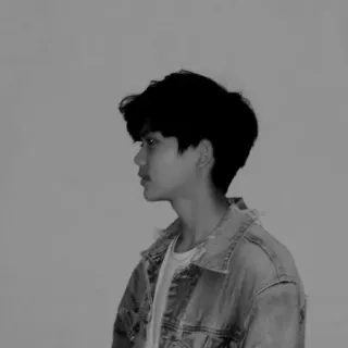 ⚫️ 5d4b7928 บุคคล, ภาพเหมือน, โปรไฟล์, เสื้อแจ็คเก็ต, หนุ่ม, ลำลอง, ขาวดำ telegram sticker