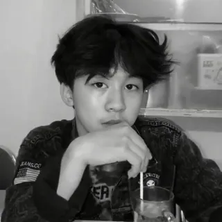 ⚫️ 8af2c6f1 ภาพเหมือน, วัยรุ่น, ชายหนุ่ม, ขาวดำ, ลำลอง, เยาวชน telegram sticker