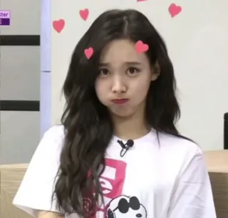 🥺 6766b196 Nayeon 女性, KPOP, ナヨン, TWICE, 歌手, ぷく顔, ハート telegram sticker