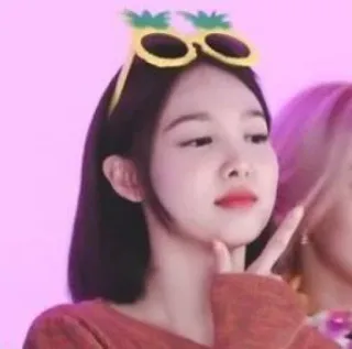 nayeon rndom stiker by : stiker_nayeon telegram stickers