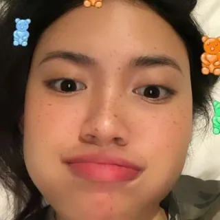 🤹‍♀ af3a735b femme, oursons gélifiés, portrait, visage, taches de rousseur, selfie whatsapp sticker