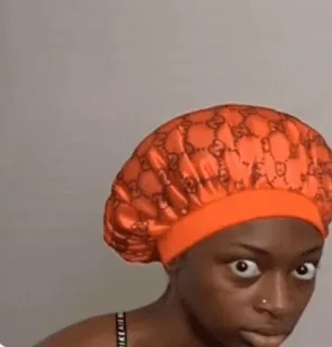 👀 ffe0cd85 wanita, potret, kerudung, orang, terkejut, wajah whatsapp sticker