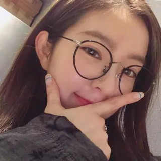 🥺 f1137366 woman, glasses, selfie, girl, portrait, face telegram sticker