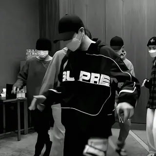 🥢 78da1c68 BL PRE danse, groupe, kpop, noir et blanc, mode, streetwear telegram sticker