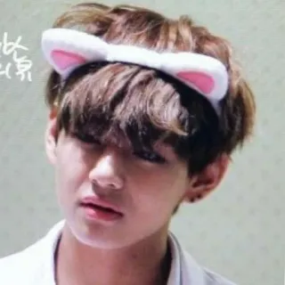 💕 4d3dc2f1 potret, orang, telinga, bando, imut telegram sticker