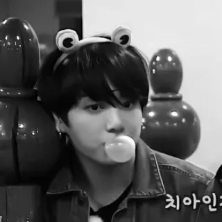 🥺 1f853dc5 치아인 bahasa Korea, gelembung, katak, bando, orang, monokrom telegram sticker