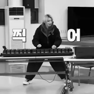 😒 2412706b 찍어 telegram sticker