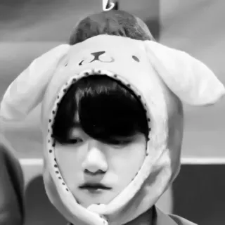 😩 f3ae38ab kpop, idola, imut, topi, telinga, hitam putih telegram sticker