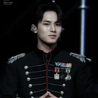 ⚡ 8df64ceb mężczyzna, uniform, kpop, idol, portret telegram sticker