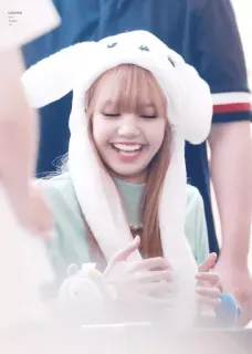 🌼 5c2d68dd Lisa Lisa, K-Pop, Blackpink, idol, celebrity, bunny hat, cute telegram sticker