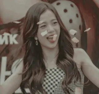 🌼 8d7817bc woman, smiling, flowers, cheerful telegram sticker