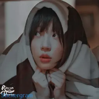 😣 7e769dcb Rincon Doramas Stickergram orang, wanita, dalam ruangan, hoodie, wajah telegram sticker