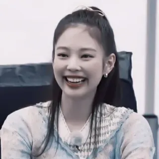 🍥 63688d7b mujer, sonriendo, retrato, interior, sentada, feliz telegram sticker