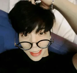 🤓 4d7bd081 telegram sticker