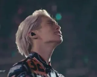 😭 f032f5b5 telegram sticker