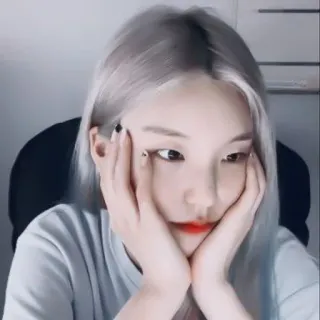 💋 18881e87 korean woman, asian beauty, silver hair, woman, portrait whatsapp sticker