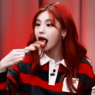 💋 bde2e066 woman, eating, food, red hair, portrait whatsapp sticker