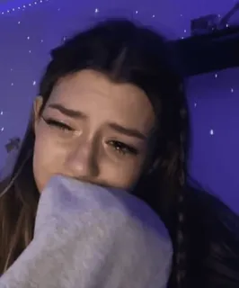 😭 b6ed8a8f huilen, emotioneel, verdrietig, boos, vrouw, gezicht telegram sticker