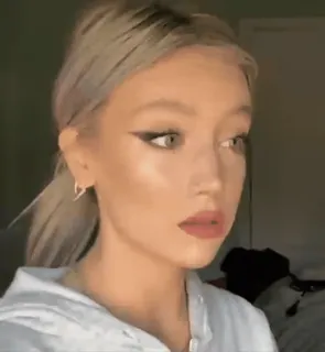 😠 04a42a97 phụ nữ, chân dung, người, khuôn mặt, tóc vàng, trang điểm telegram sticker