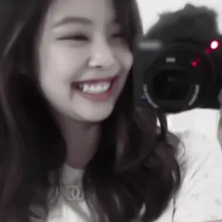 🧄 eb23df87 自拍, 女人, 相机, 微笑, 肖像 telegram sticker