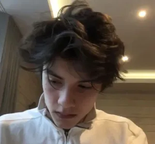 🚬 eaae4c62 person, man, face, hair, portrait whatsapp sticker