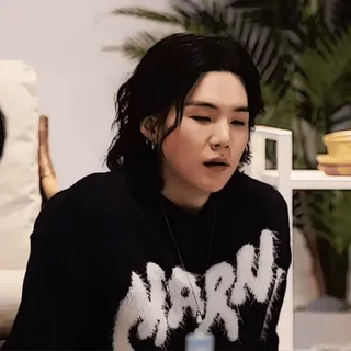 🪁 a8639d28 Suga 歌手, 韩国流行, 音乐, 偶像, 闵玧其 telegram sticker