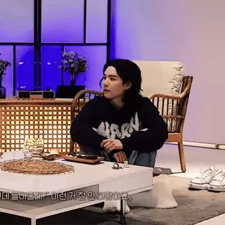 🪁 f1d04d5a 네. 들어올래? 이런 거 잘 안 하잖아요. telegram sticker