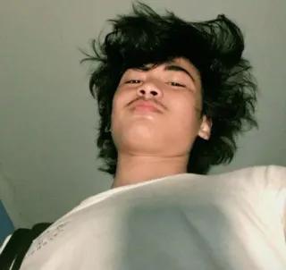 🚬 067842b6 mężczyzna, nastolatek, portret, selfie, młodzież telegram sticker