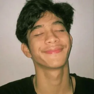 🚬 f09a81f8 portret, nastolatek, młody mężczyzna, uśmiechnięty, selfie, osoba telegram sticker