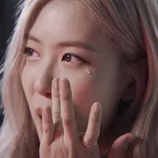 🧸 e44b2a36 女性, 泣く, 悲しい, 涙, 感情的, 苦悩 telegram sticker