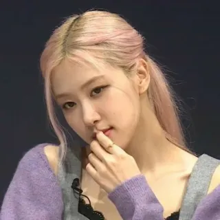 🌸 2b3be957 Rosé kpop, penyanyi, rosé, potret, wanita, selebriti, rambut pink telegram sticker