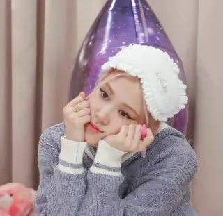 🌸 44f858aa Rose Kpop, Penyanyi, Mawar, Piyama, Asia, Wanita, Selebriti telegram sticker