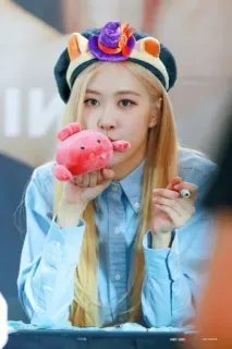 🌸 ece6e88c Rose K-Pop, Penyanyi, Selebriti, Wanita, Asia telegram sticker