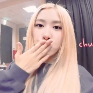 💋 86f5096f chu 女性, 女の子, 韓国, 女性, ポーズ, ぷっくり, ブロンドヘア telegram sticker