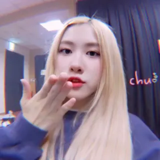 🍭 1a684ad4 chu femme, fille, blonde, bisou, mignon, K-pop telegram sticker