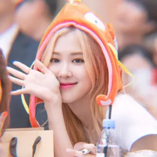 🍤 344b33d5 femme, personne, portrait, mignon, sourire, fille telegram sticker