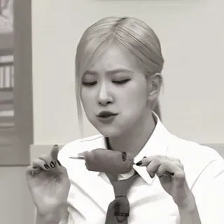 🎂 25141120 여자, 먹는, 음식, 넥타이, 흑백, 인물 telegram sticker