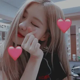 🌹 45520c70 potret, wanita, gadis, hati, imut, cantik, selfie, senyum telegram sticker